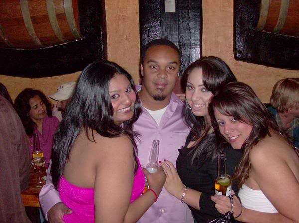 Name:  us.jpg
Views: 20
Size:  41.6 KB