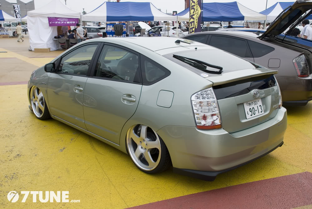 Name:  toyota_prius_slammed_2.jpg
Views: 12
Size:  139.8 KB