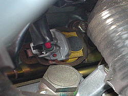 Missing gray dust covers on injectors-cap.jpg
