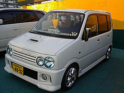 Hurro Kitty-hellokittycar.jpg