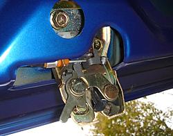 Trunk swapping questions - lock assemblies?-trunklock2.jpg