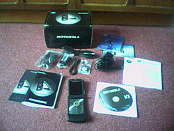 Motorola V3 for Sale Boxed but without case-v3_whats_in-box.jpg