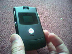 Motorola V3 for Sale Boxed but without case-v3_front1.jpg