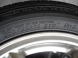 2005 wrx ( oem ) gun metal wheels + 60%tread m+s tires ( great for snow )-002.jpg