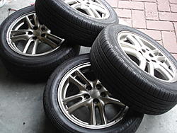 2005 wrx ( oem ) gun metal wheels + 60%tread m+s tires ( great for snow )-004.jpg