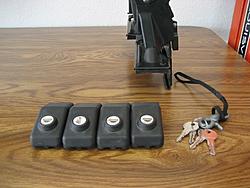 Thule Roof Rack with ski snowboard attachments - for a GD 2002-2007-img_1872.jpg