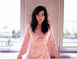 The WOW look at this thread-bjork465x354.jpg